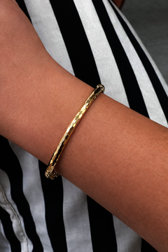 Žluté zlato pevný náramek se vzorem